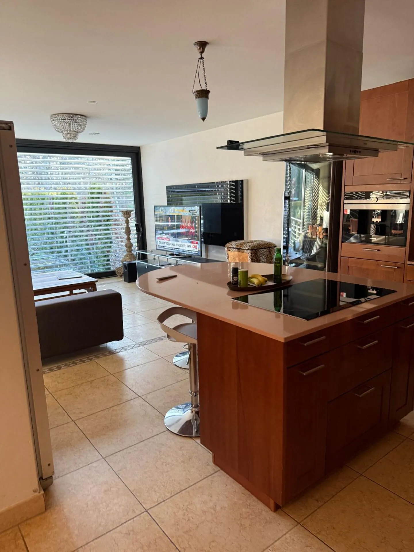 «EXKLUSIVE LUXUSHAUS - STILVOLL AUSGESTATTET UND BEZUGSFERTIG» - Foto 2 von 6