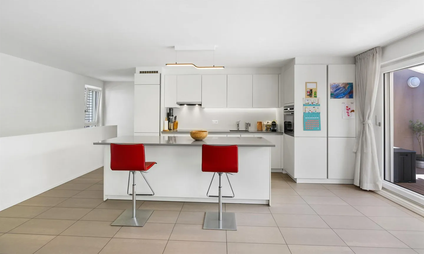 BEAU 4.5 PIÈCES AVEC TERRASSE À LUGANO-CADRO - Photo 2 sur 9