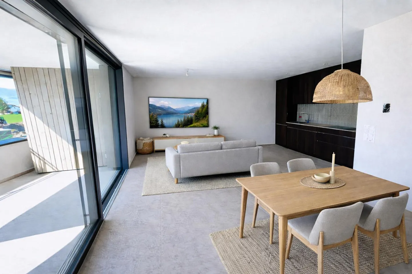 Charming Apartment with Balcony - Photo 10 of 10