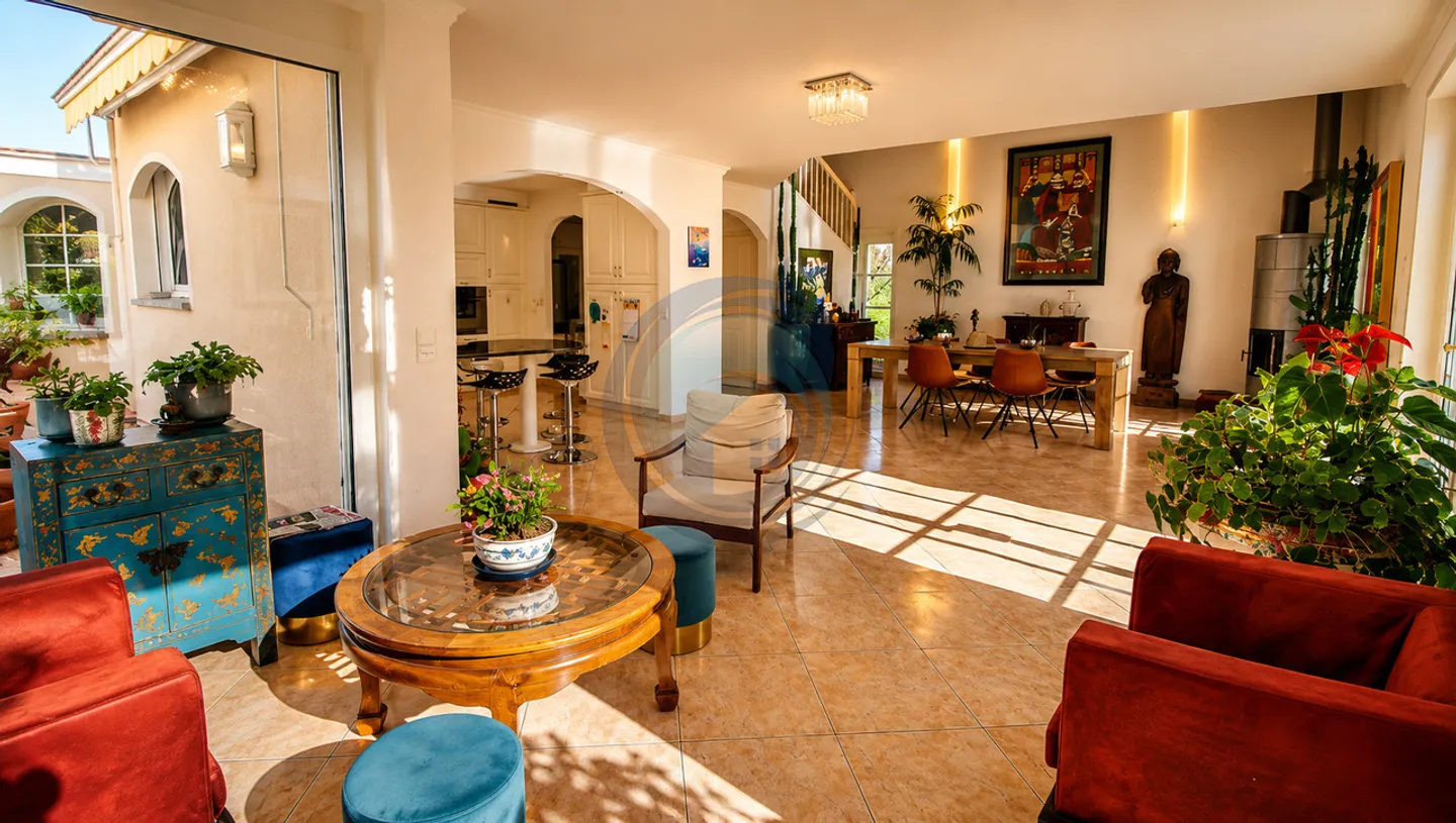 Charming Detached Villa with 6.5 Rooms and Pool - Photo 10 of 15