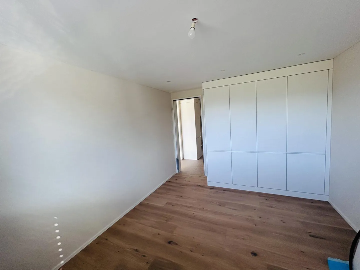 Charming Apartment with Balcony - Photo 6 of 10