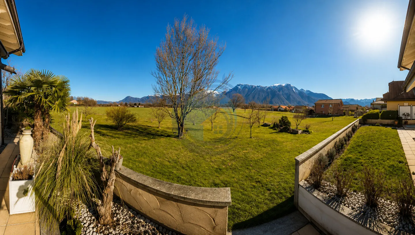Charming Detached Villa with 6.5 Rooms and Pool - Photo 4 of 15
