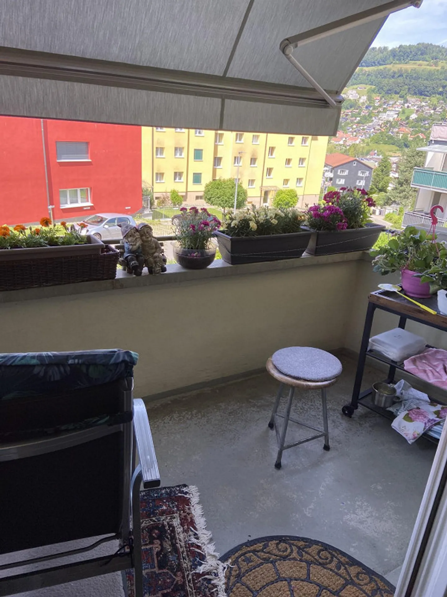Cozy 3-room apartment with 2 balconies - Photo 2 of 4