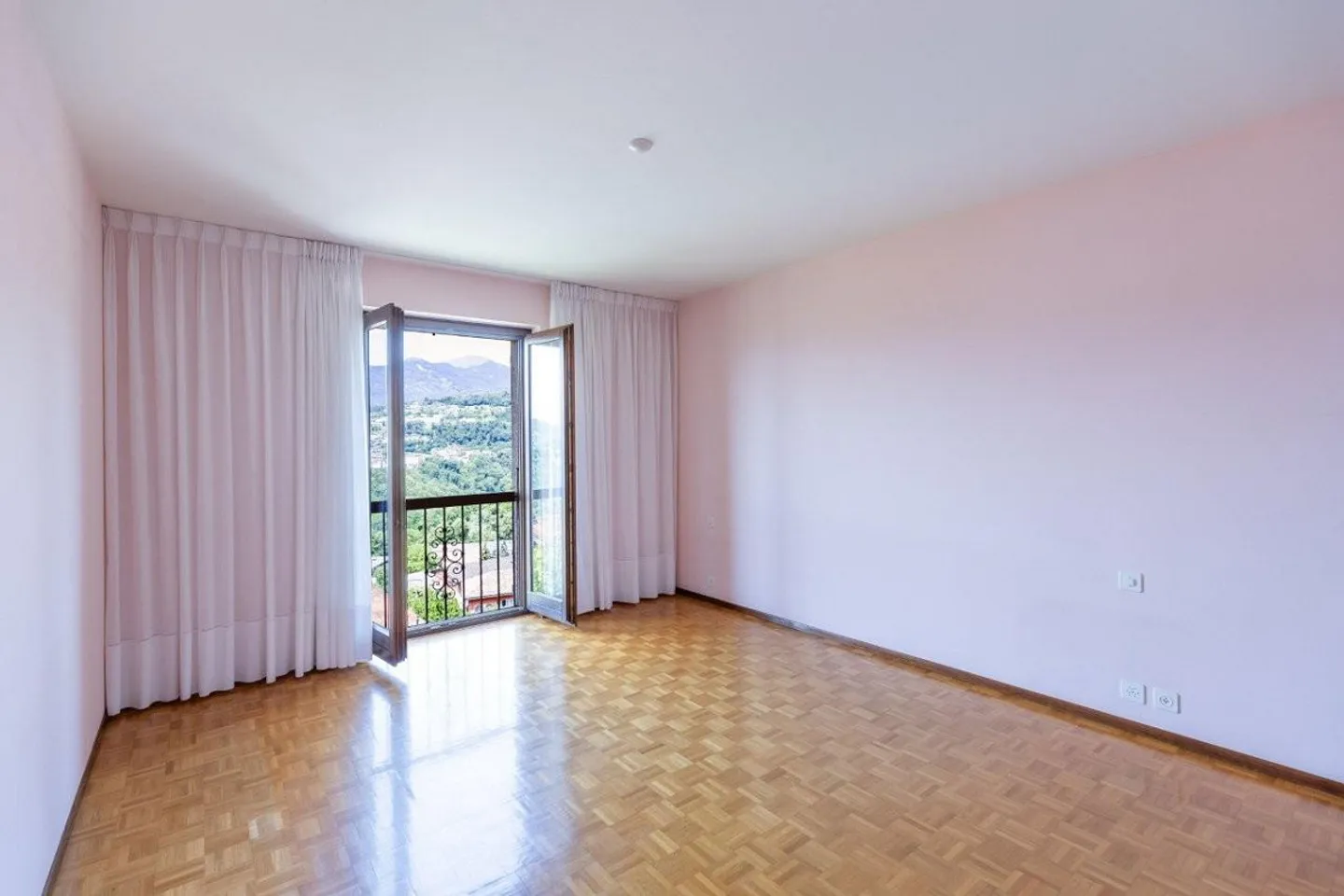 Maison unifamiliale élégante de 6,5 pièces à Davesco-Soragno - Photo 6 sur 18