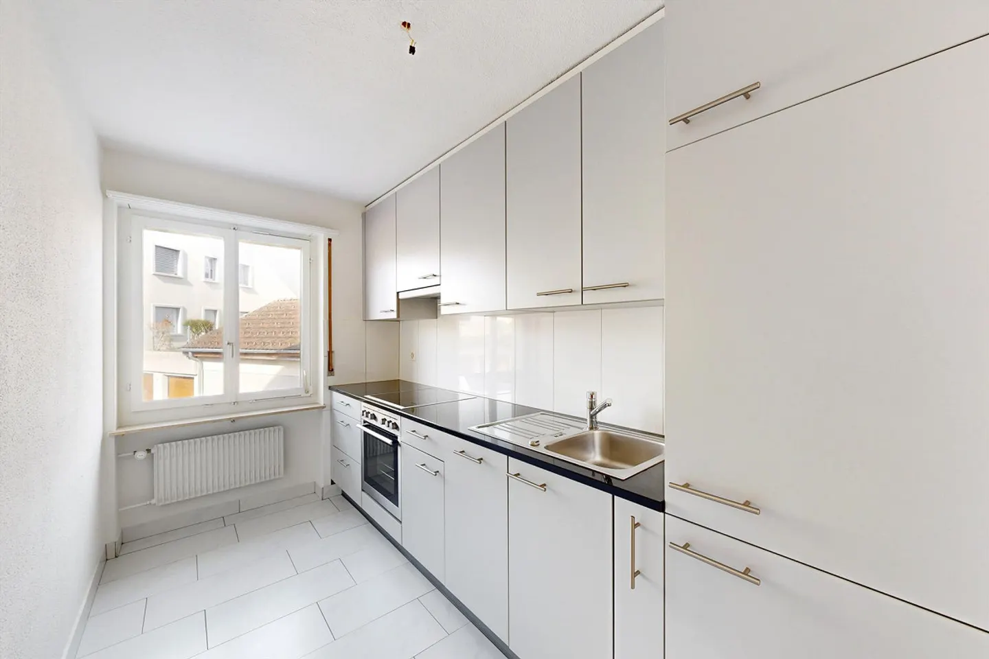 Appartement proche du centre avec balcon - Photo 2 sur 6