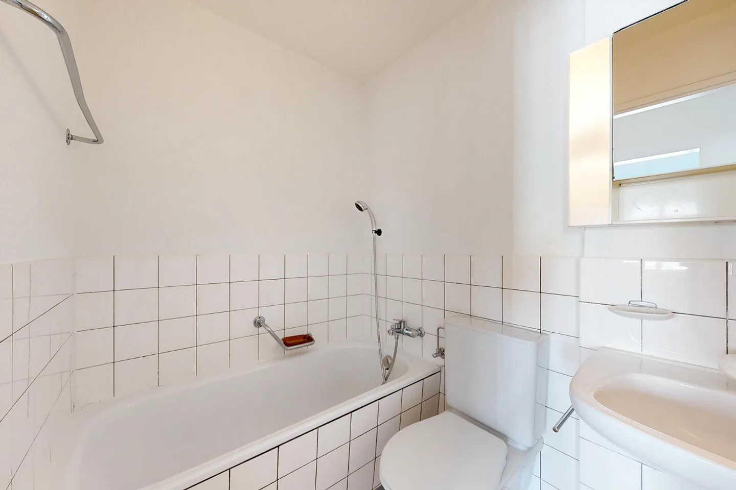 Appartement proche du centre avec balcon - Photo 3 sur 6