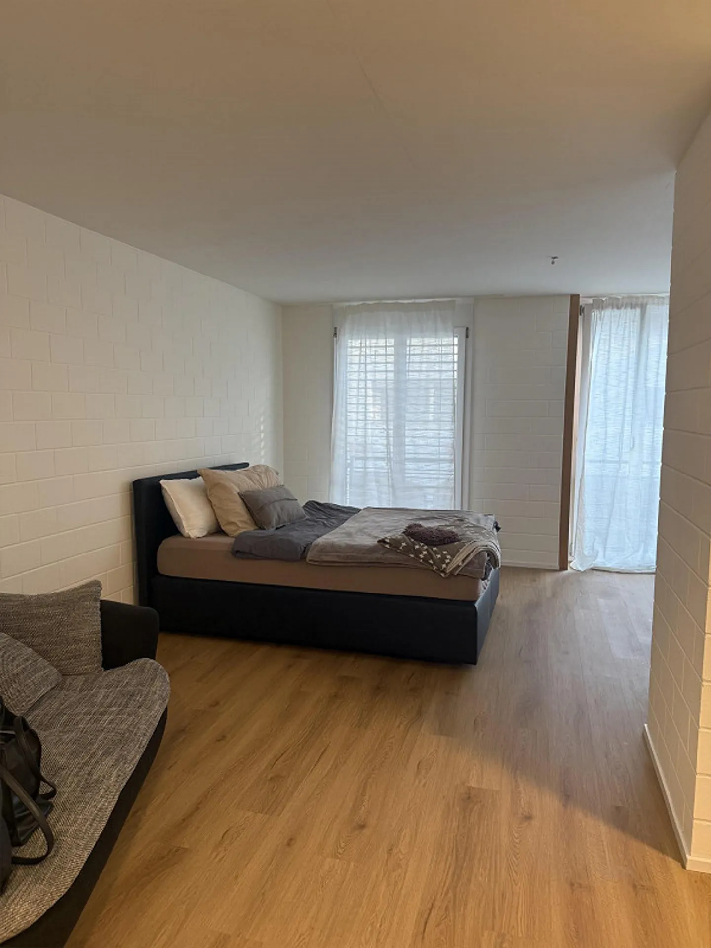 Newly renovated studio - Photo 4 of 8