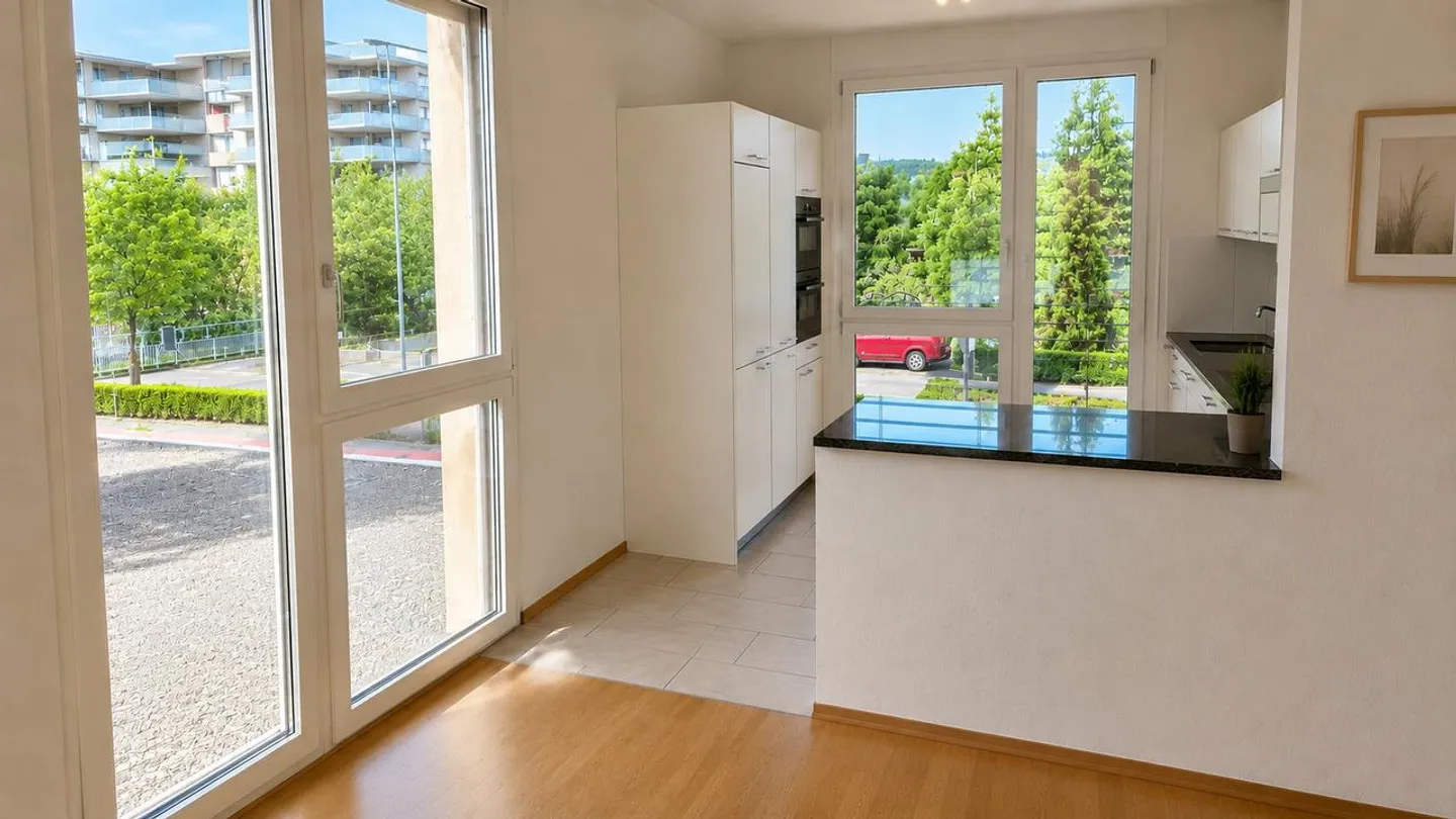 Bright and spacious 2½-room apartment in the center of Horw - Photo 3 of 12