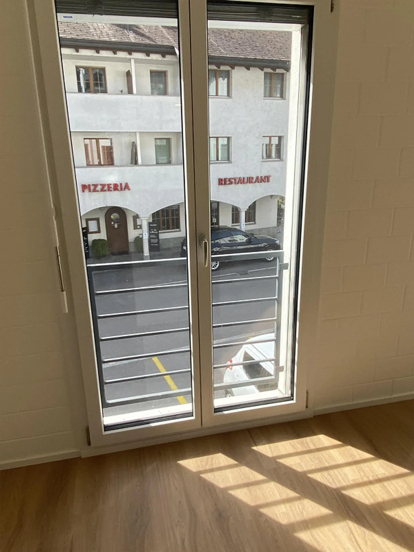 Newly renovated studio - Photo 7 of 8