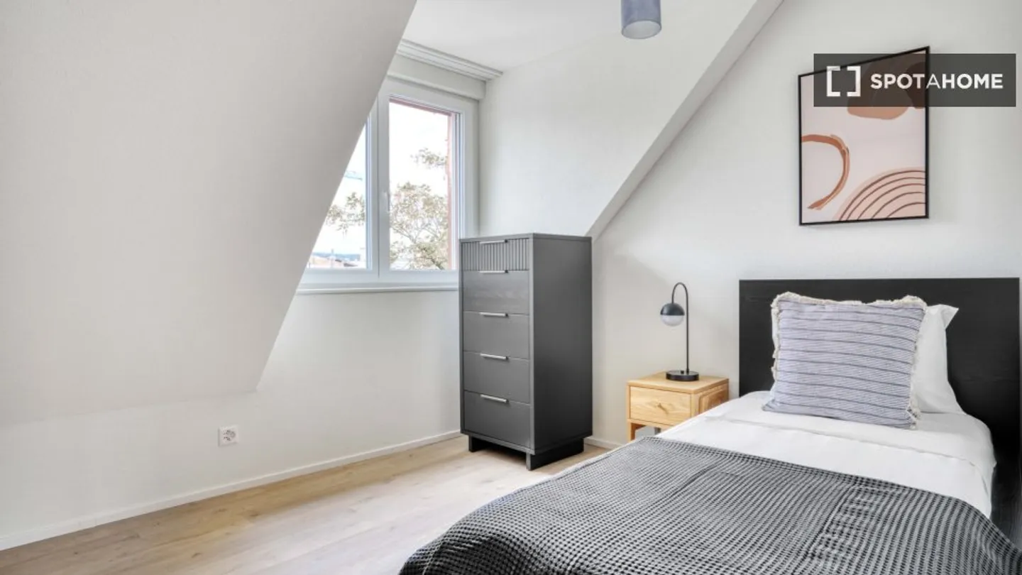 Discover, visit, and rent your new home online with complete confidence. - Photo 14 of 17