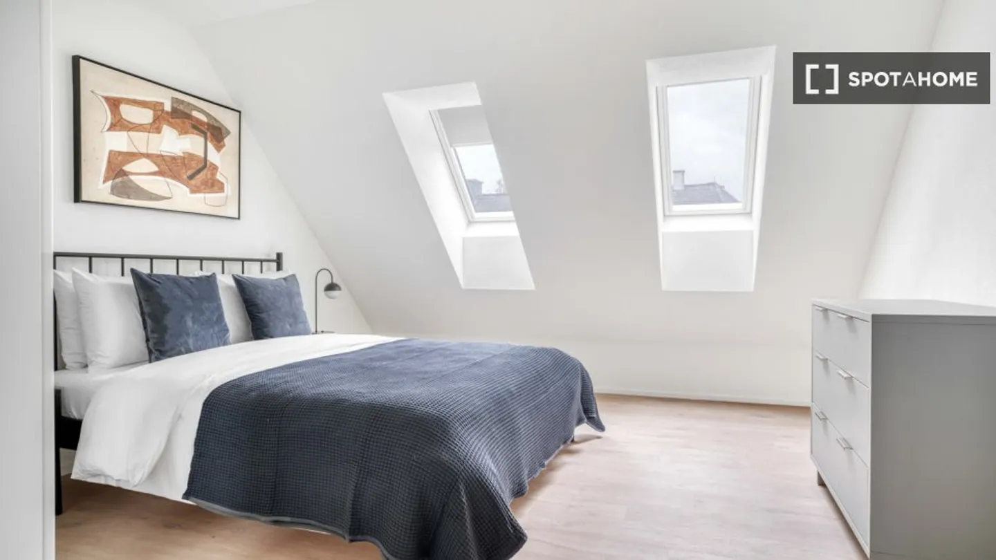 Discover, visit, and rent your new home online with complete confidence. - Photo 11 of 17