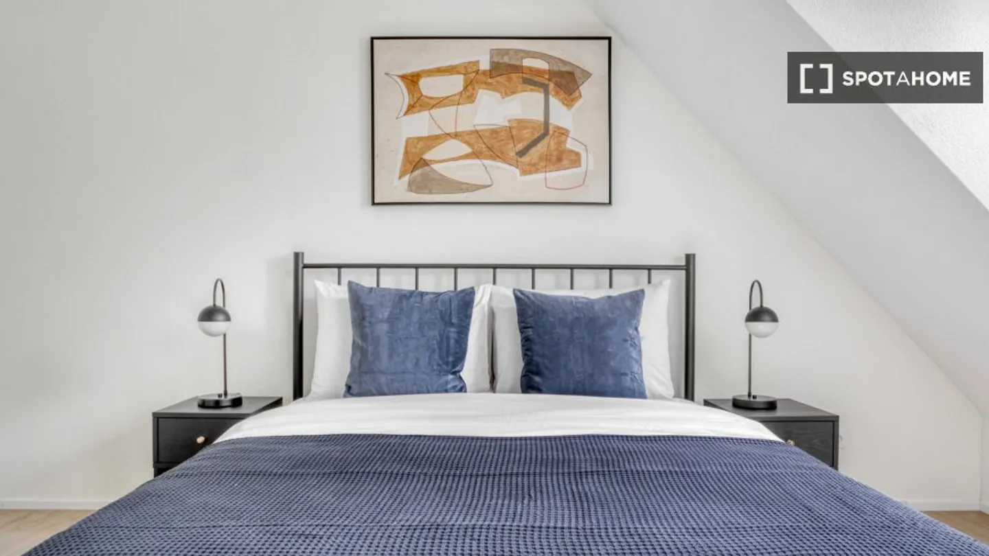 Discover, visit, and rent your new home online with complete confidence. - Photo 12 of 17