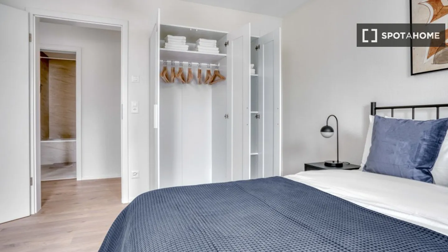 Discover, visit, and rent your new home online with complete confidence. - Photo 13 of 17