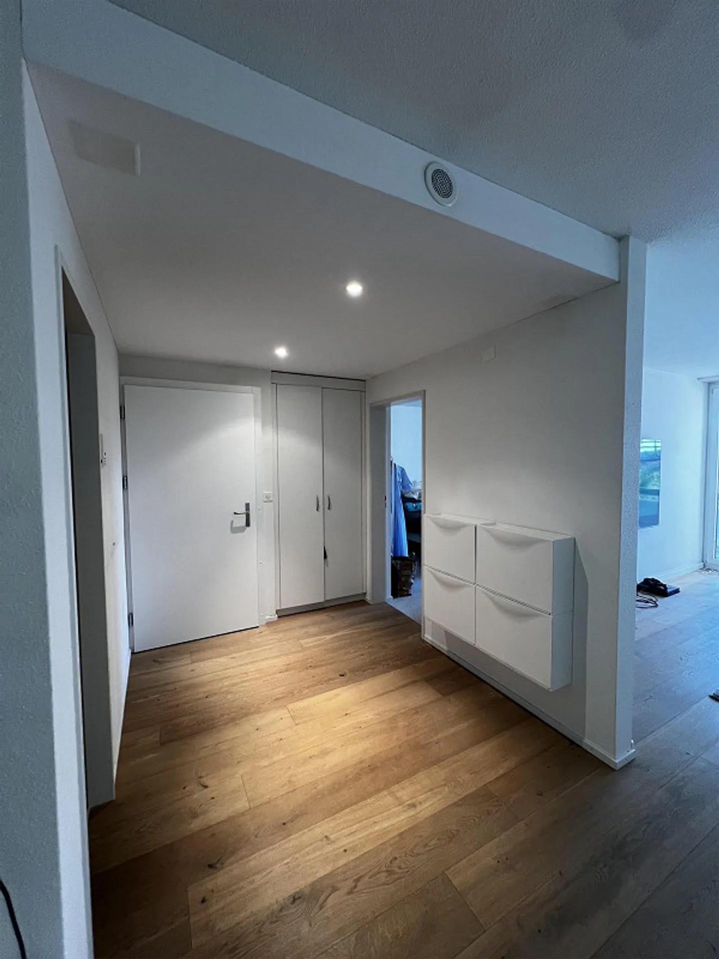 2.5-Zimmer-Wohnung mit Balkon – möbliert zur Untermiete - Foto 3 von 11