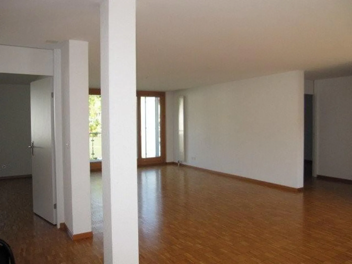 Cozy Garden Apartment for Connoisseurs - Photo 5 of 6