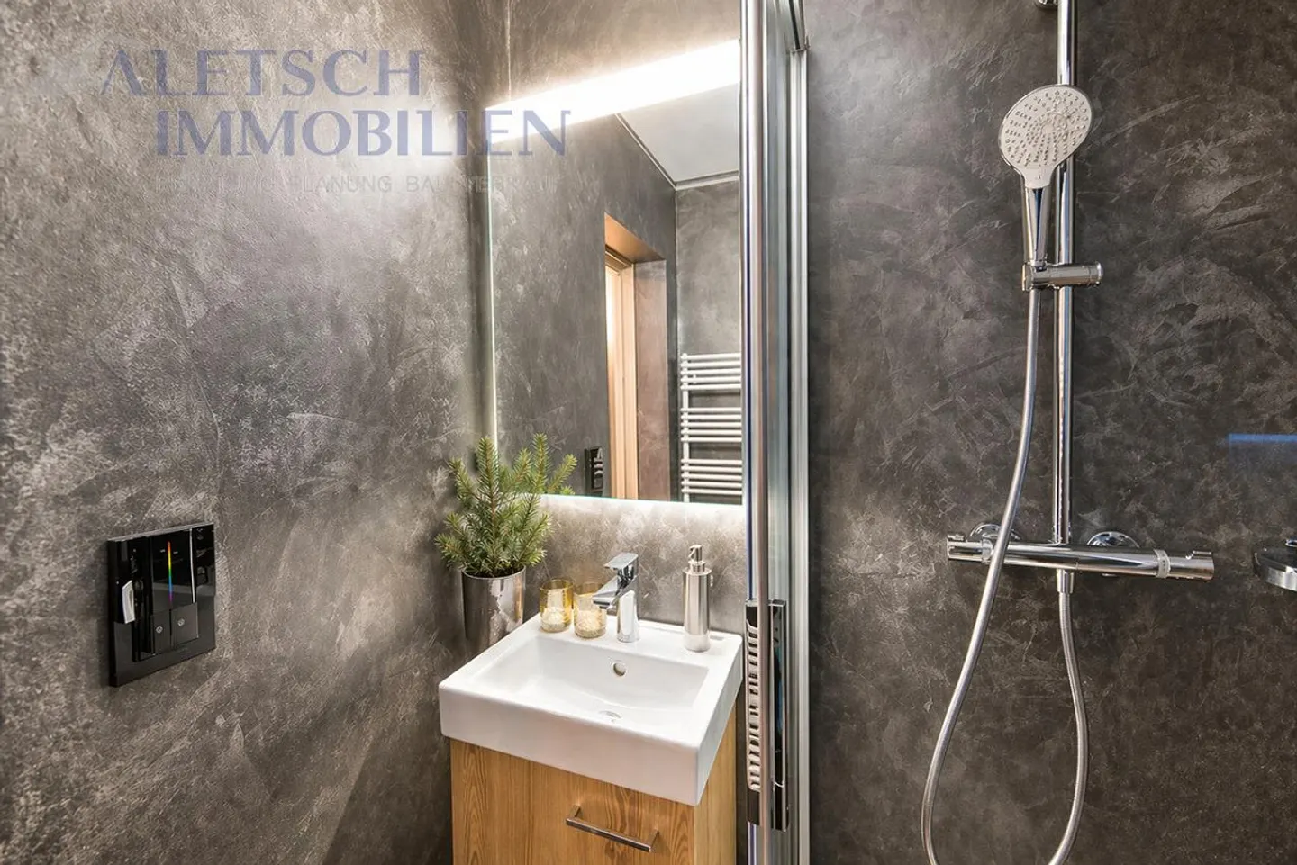 studio ristrutturato in modo originale in affitto a lungo termine a Zermatt - Foto 3 di 4