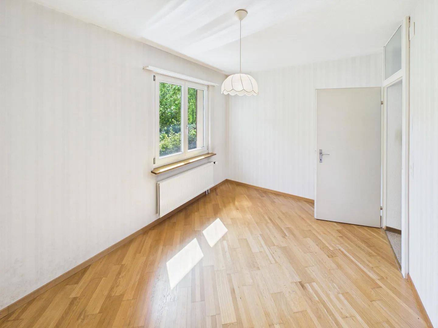 Charmantes Freistehendes Einfamilienhaus - Foto 6 von 18