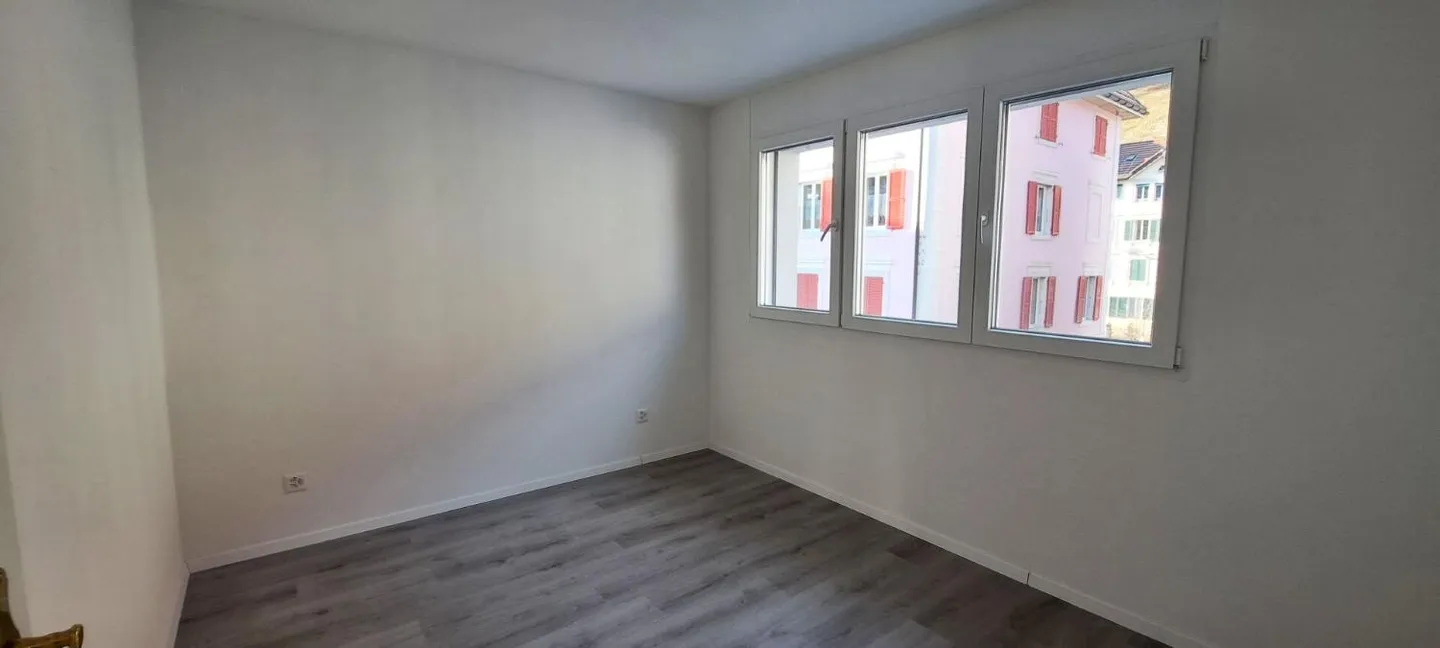 St-Imier, neue 4,5-Zimmer-Wohnung im 1. Stock mit Balkon - Foto 8 von 10
