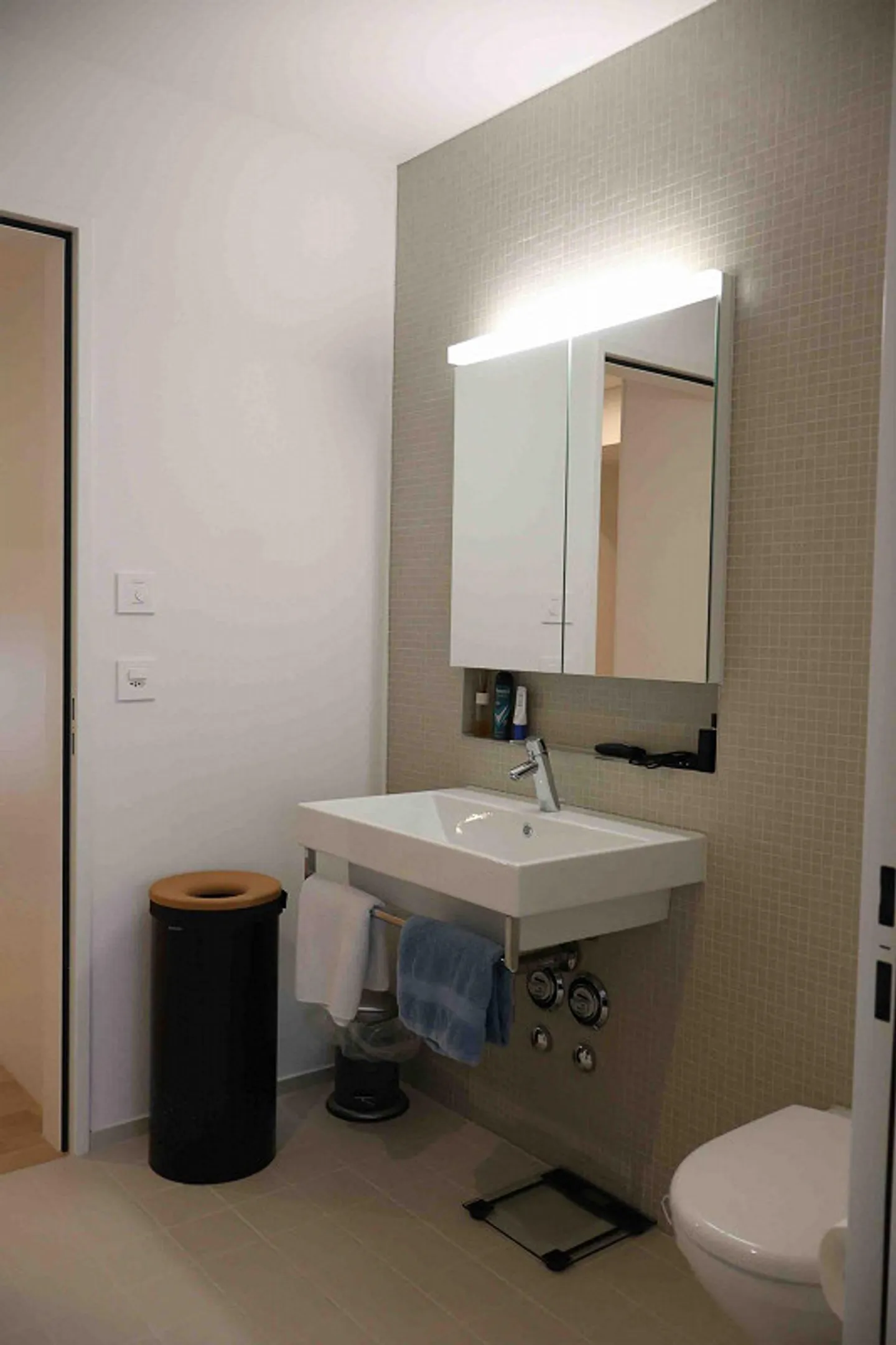 Modernes 2,5-Zimmer-Apartment mit Balkon und Garage in Kriens - Foto 9 von 23