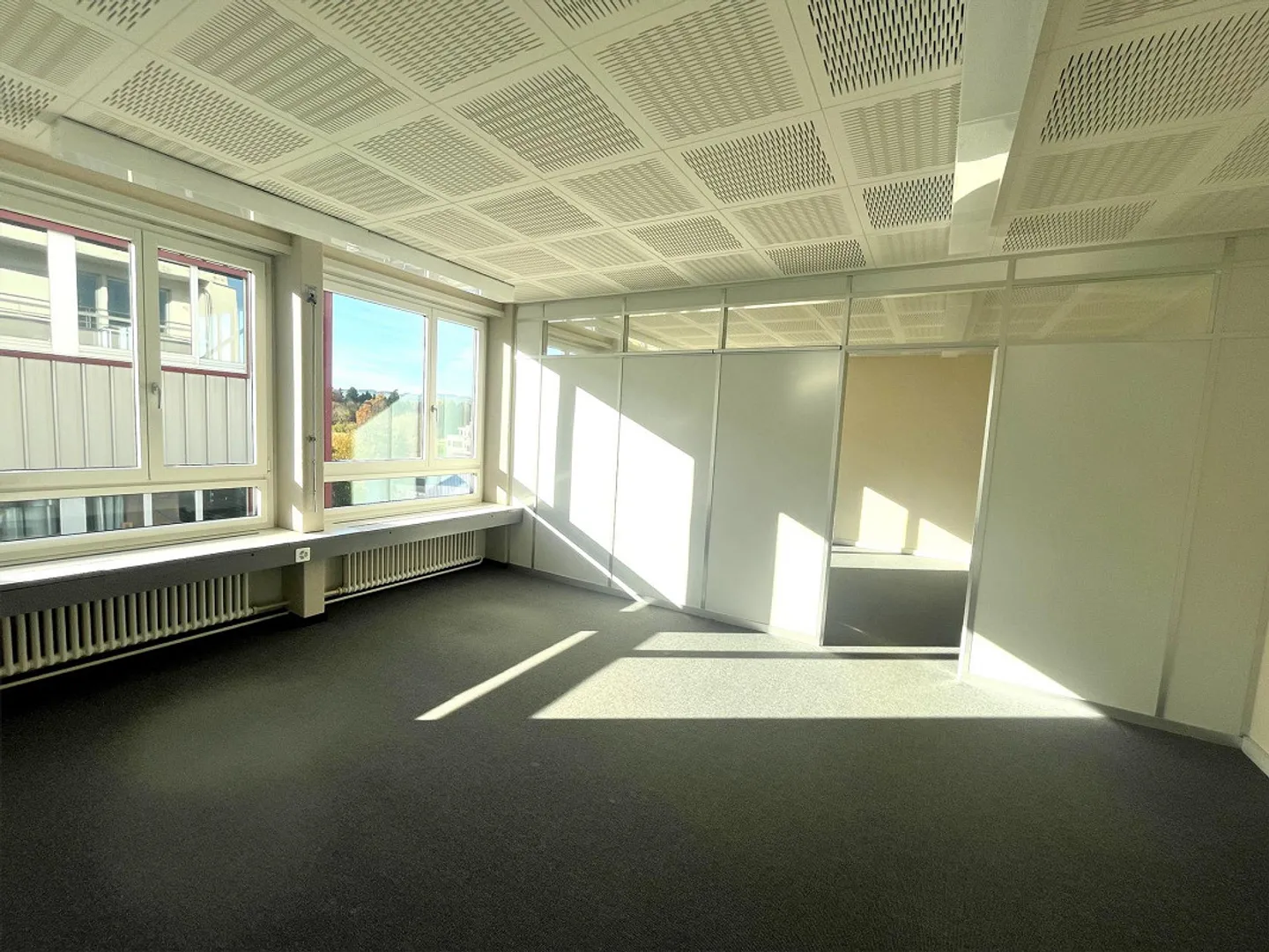 Stanze per ufficio, studio, formazione, laboratorio in posizione privilegiata a partire da 20 m2 - Foto 2 di 12