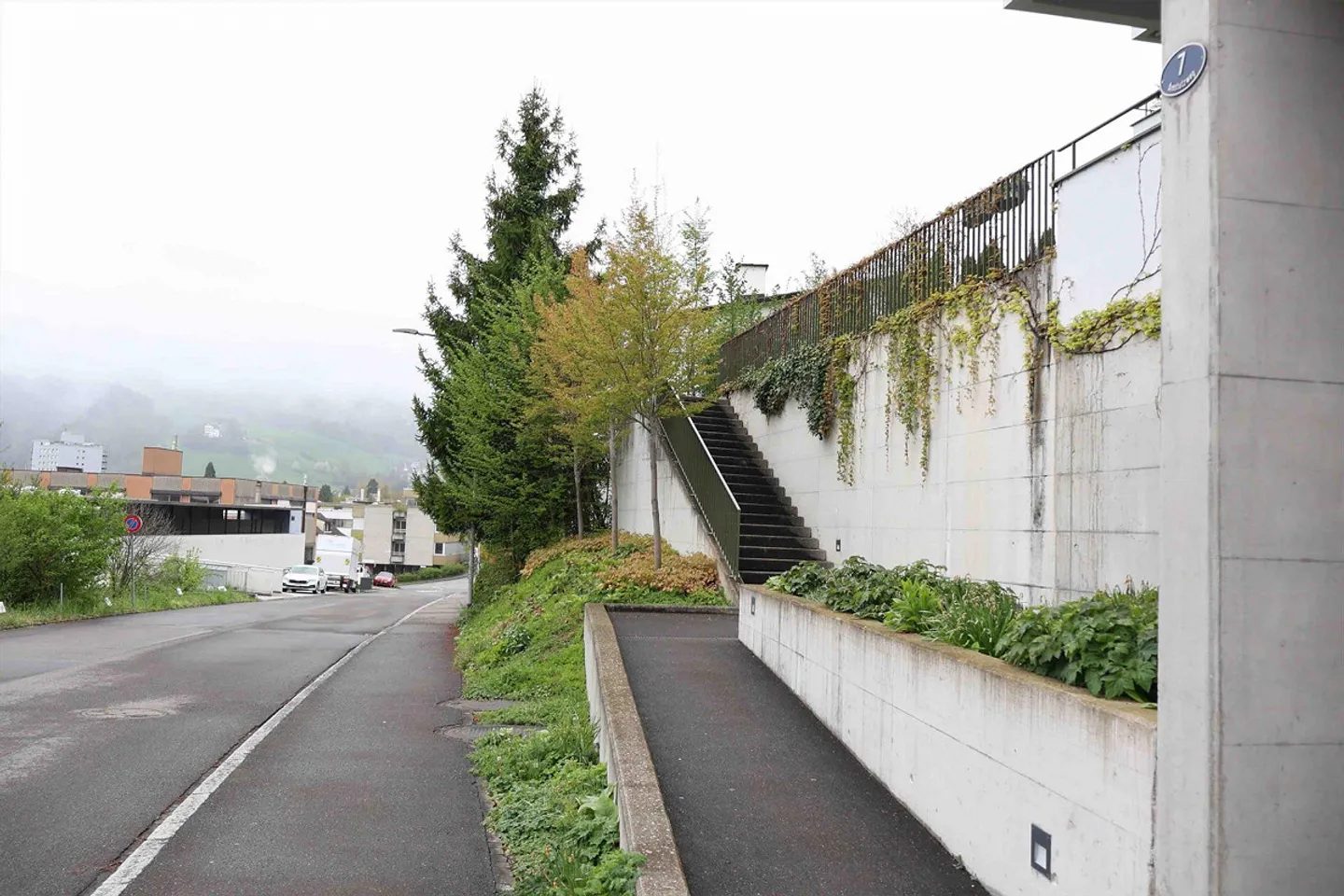 Modernes 2,5-Zimmer-Apartment mit Balkon und Garage in Kriens - Foto 17 von 23