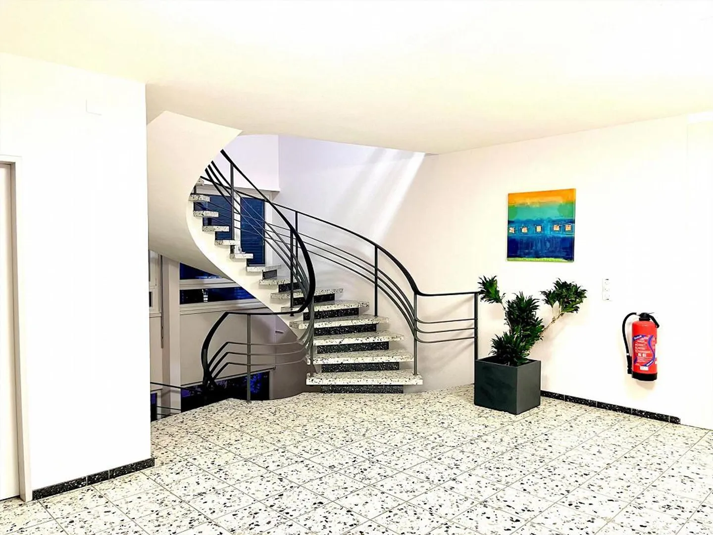 Stanze per ufficio, studio, formazione, laboratorio in posizione privilegiata a partire da 20 m2 - Foto 9 di 12
