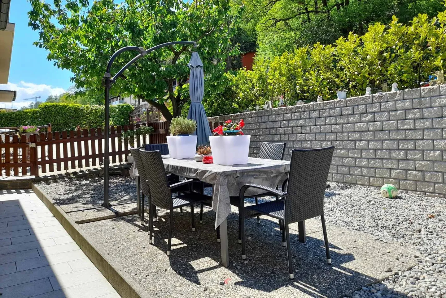 VILLA BIFAMILIARE 7 LOC. CON TERRAZZA E GIARDINO A CANOBBIO - Foto 2 di 11