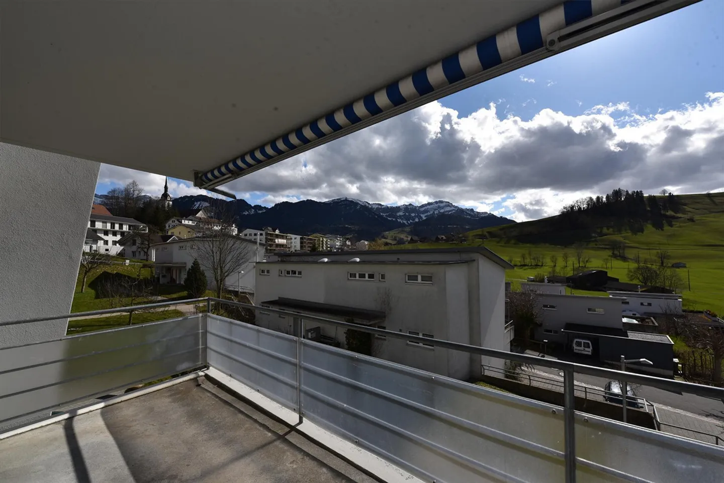 Appartamento familiare 4 1/2 stanze - Foto 3 di 8