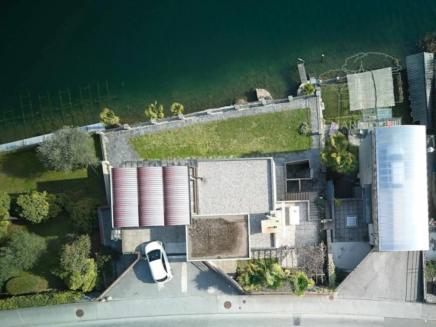 Villa en bord de lac avec quai privé à Morcote - Photo 1 sur 22