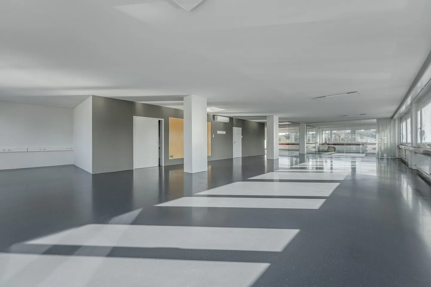 Espace prêt à emménager avec un loyer attractif et 2 mois de loyer gratuit disponibles immédiatement - Photo 3 sur 10