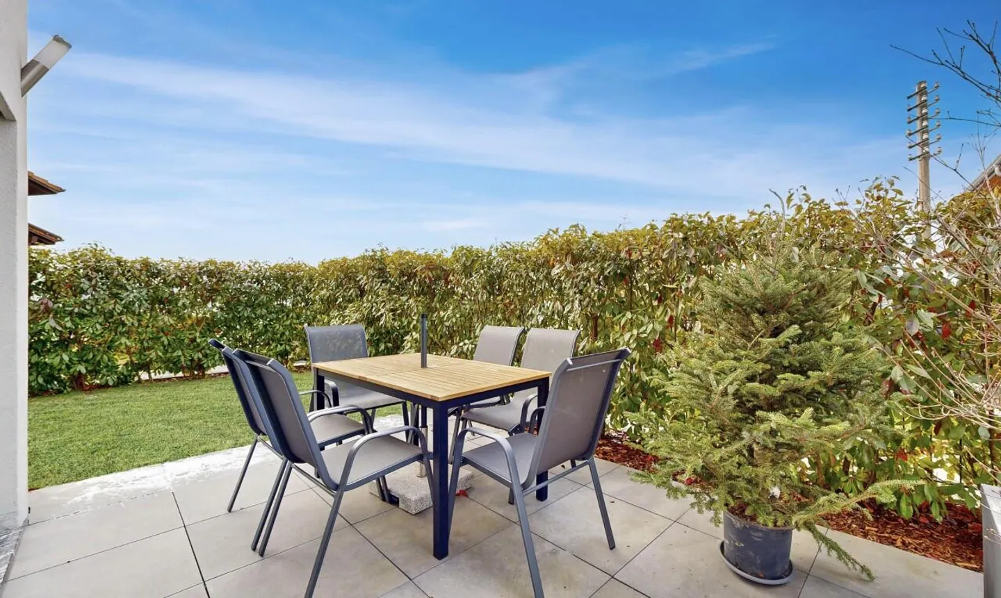 Contemporary elegance and sweetness of life in the heart of Ursy - Photo 3 of 11