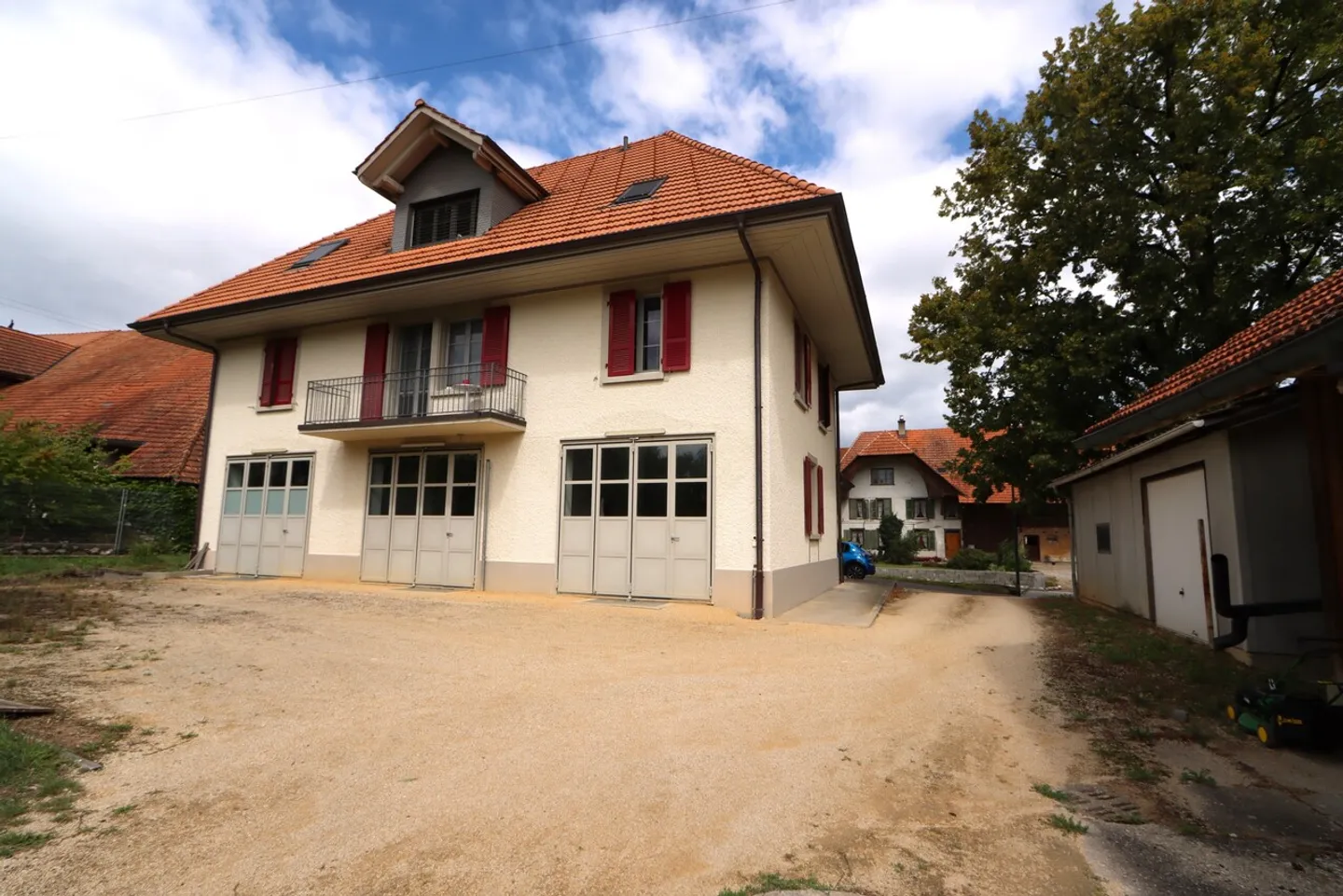 Vie tranquille à la campagne - Photo 1 sur 8