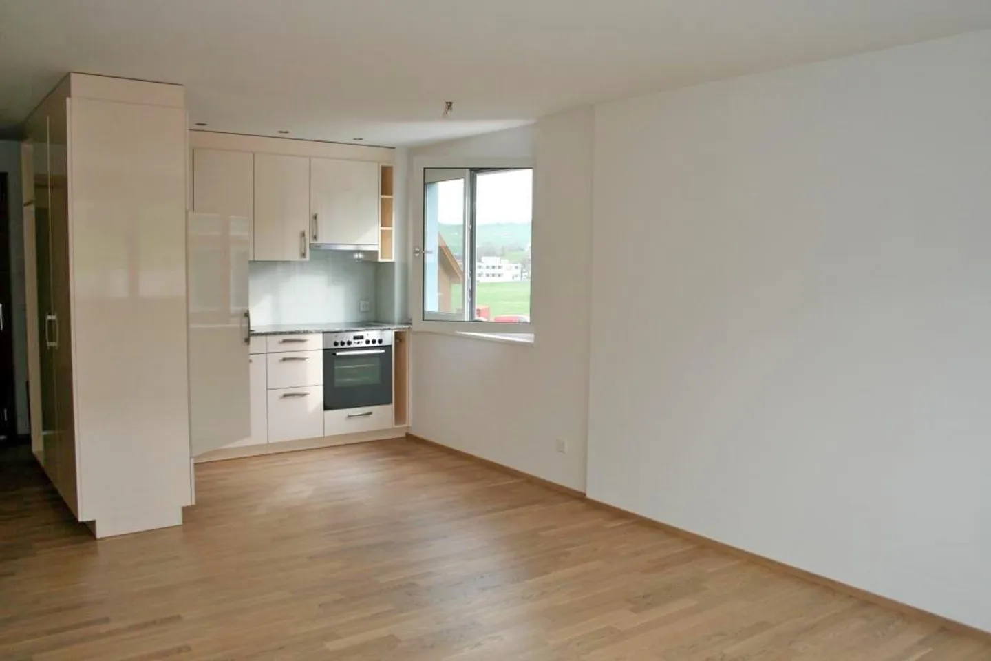 Appartamento accogliente di 2,5 stanze in una buona zona residenziale! - Foto 1 di 7