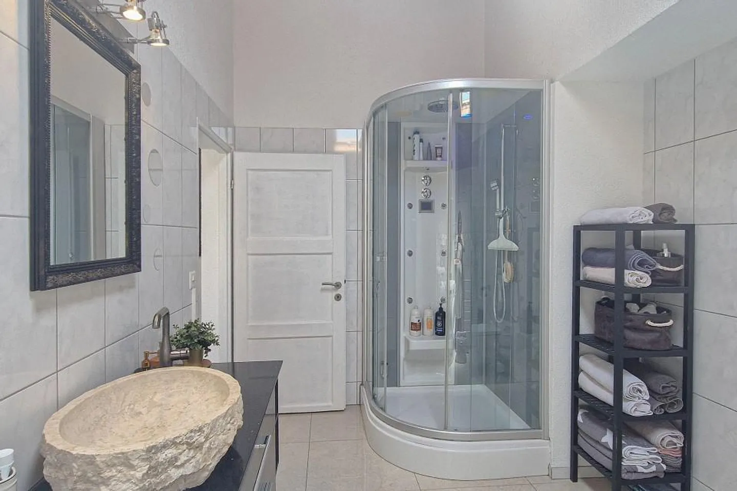 Geräumige Wohnung mit Garten - Foto 6 von 13