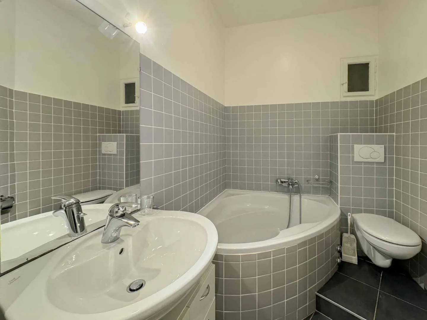 Furnished 2-room apartment - Photo 6 of 7