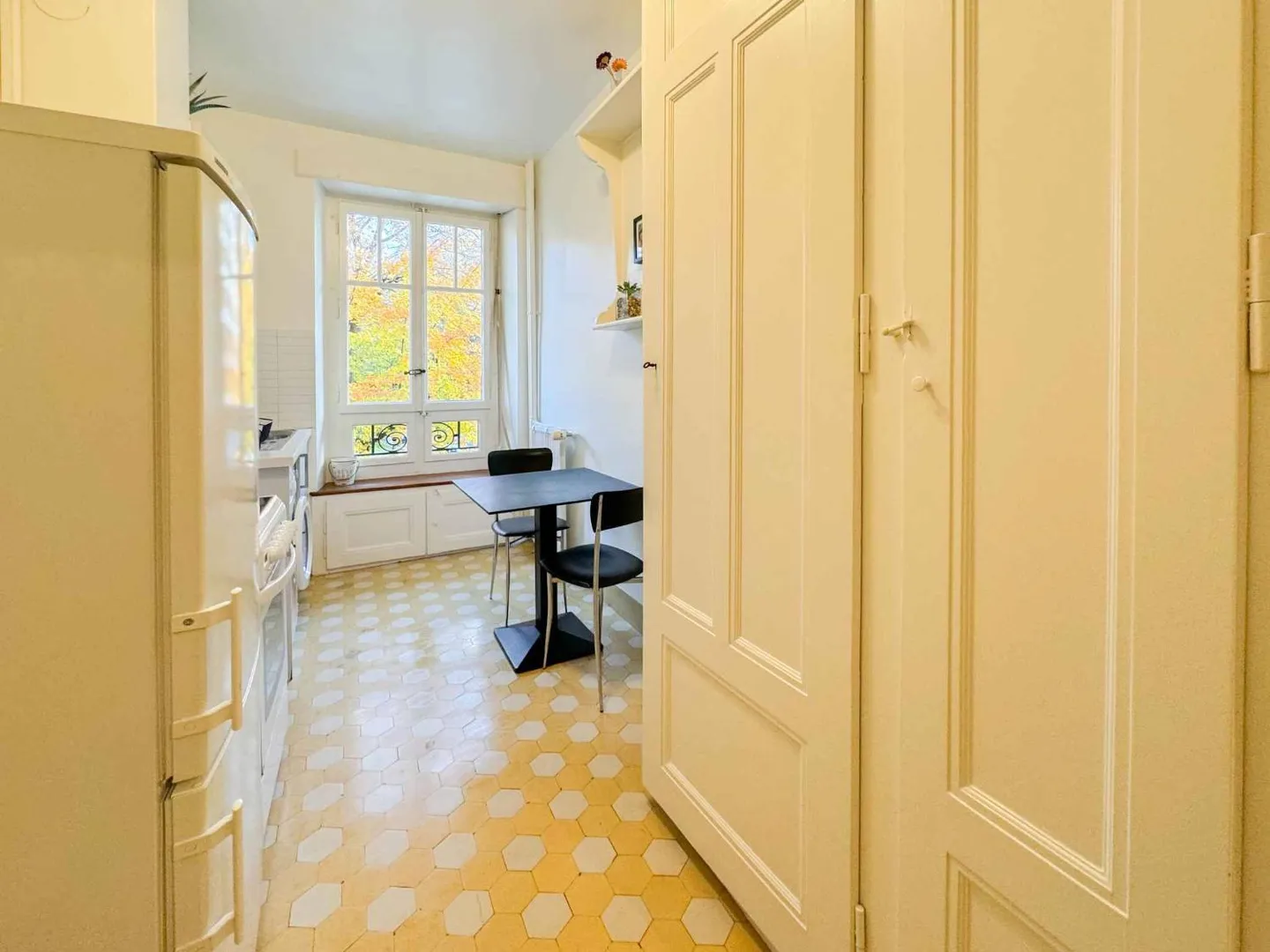 Furnished 2-room apartment - Photo 3 of 7