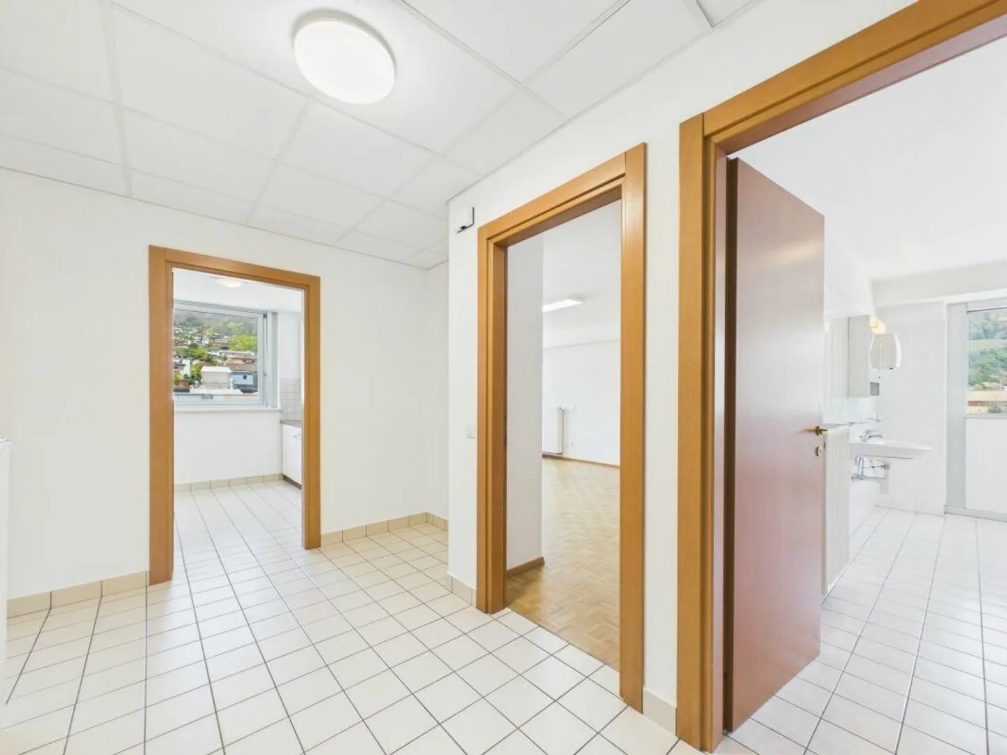 Ufficio elegante con cucina privata - Foto 6 di 10