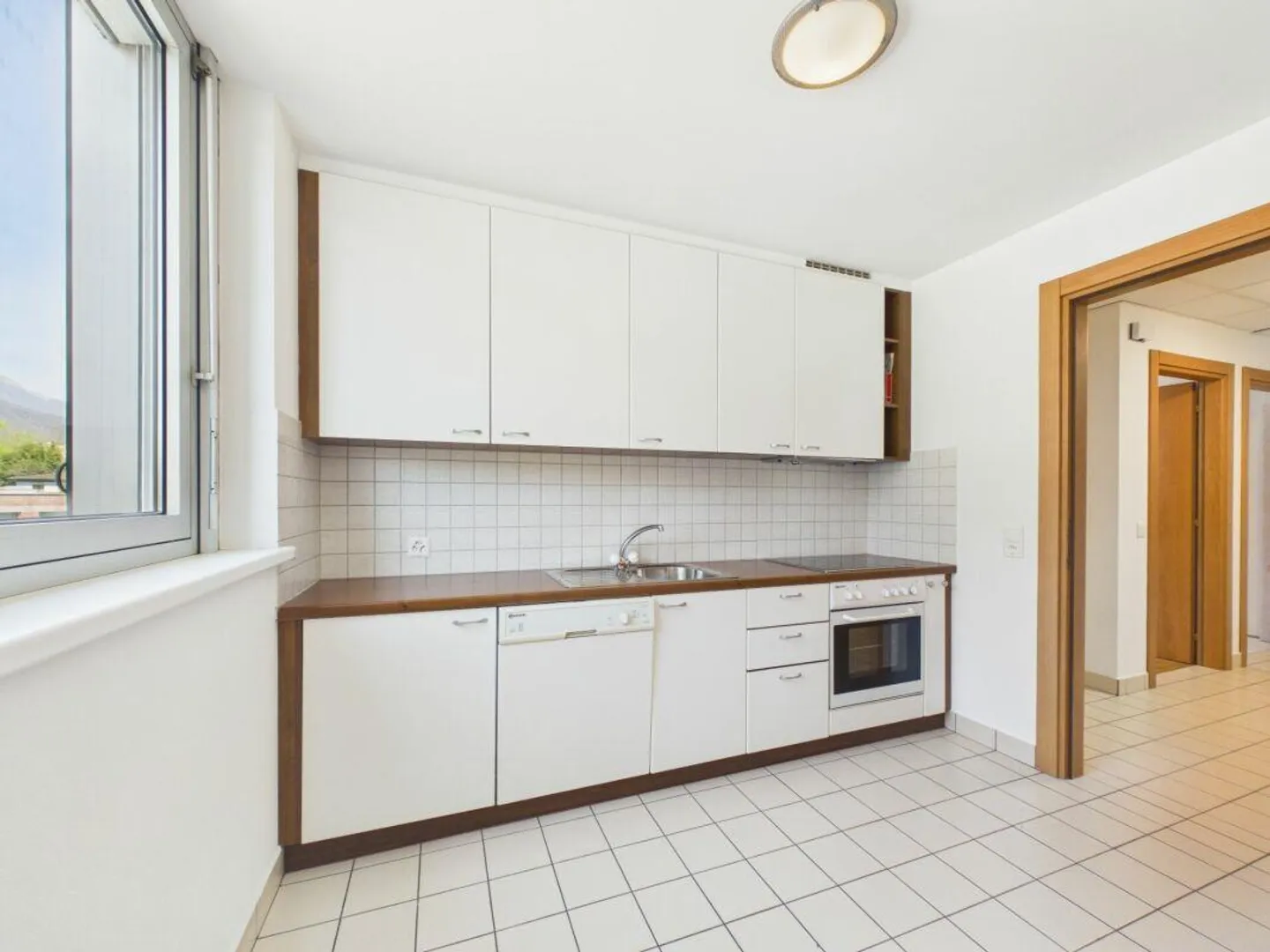 Ufficio elegante con cucina privata - Foto 9 di 10