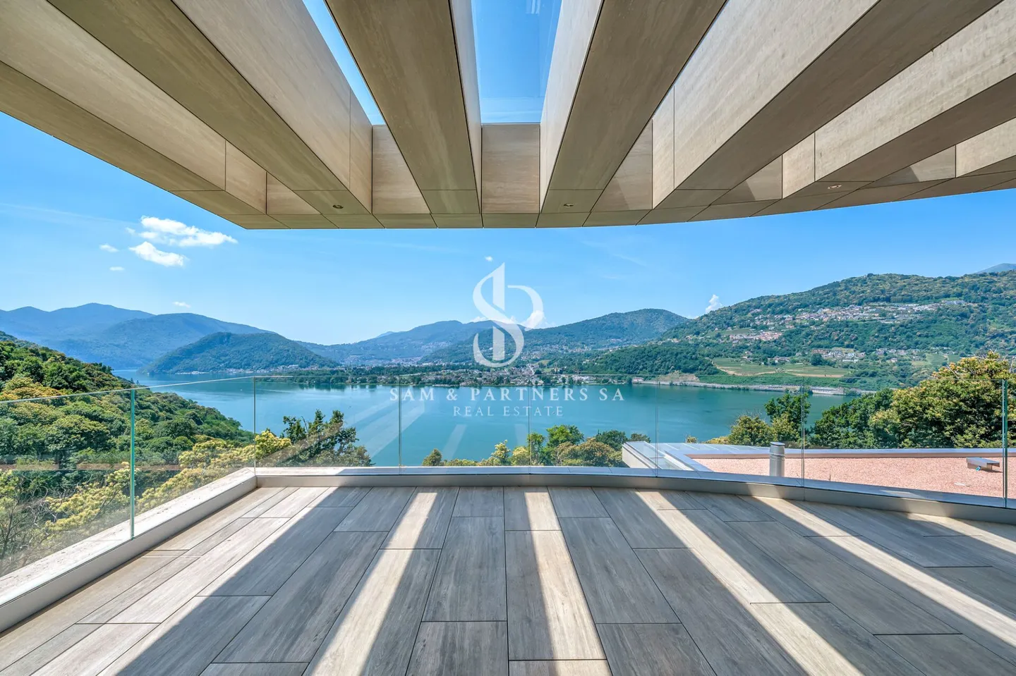 Villa Contemporanea con Vista Lago - Foto 1 di 24