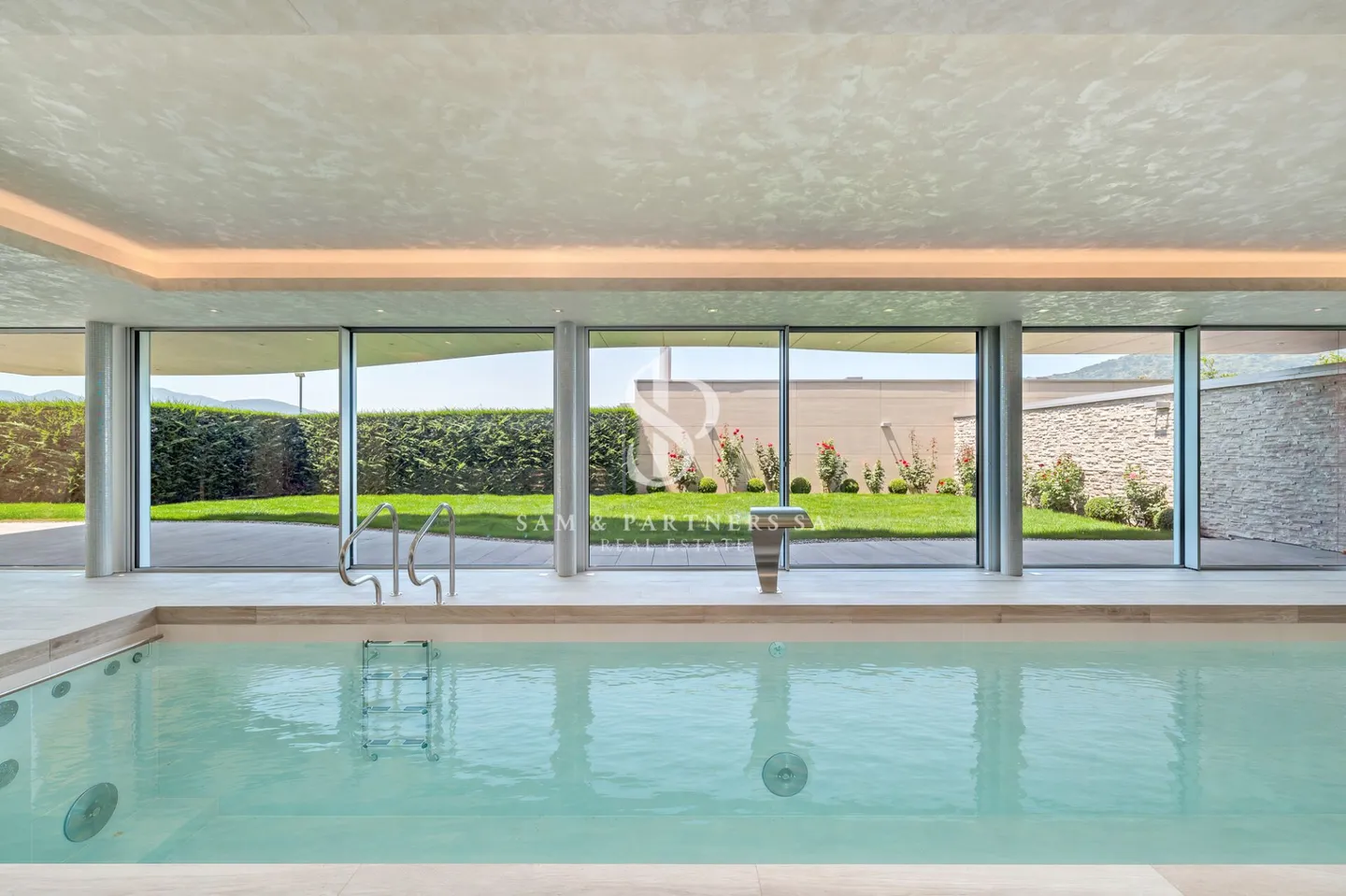 Villa Contemporanea con Vista Lago - Foto 8 di 24