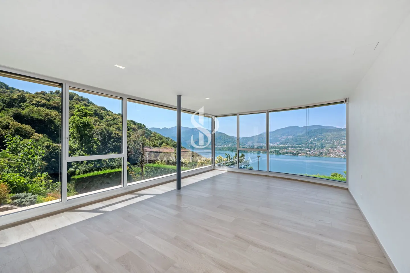 Villa Contemporanea con Vista Lago - Foto 17 di 24