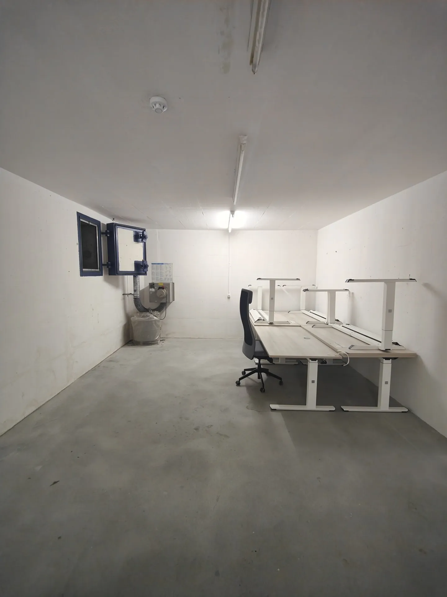 43m2 Storage Room Allschwil Gewerbestrasse (AVAILABLE FROM 1.11) - Photo 2 of 4