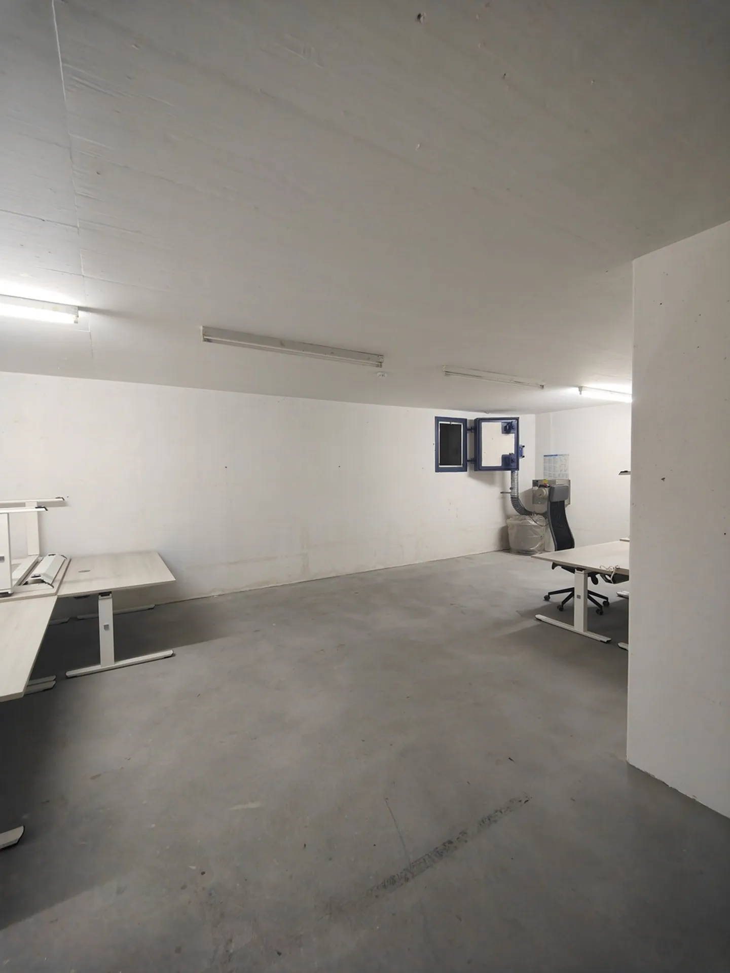 43m2 Storage Room Allschwil Gewerbestrasse (AVAILABLE FROM 1.11) - Photo 3 of 4