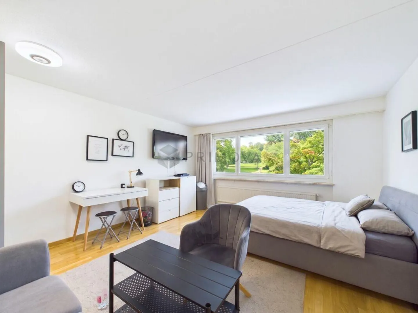 Clever investing or moving in yourself - charming 2.5 room apartment - Photo 2 of 12