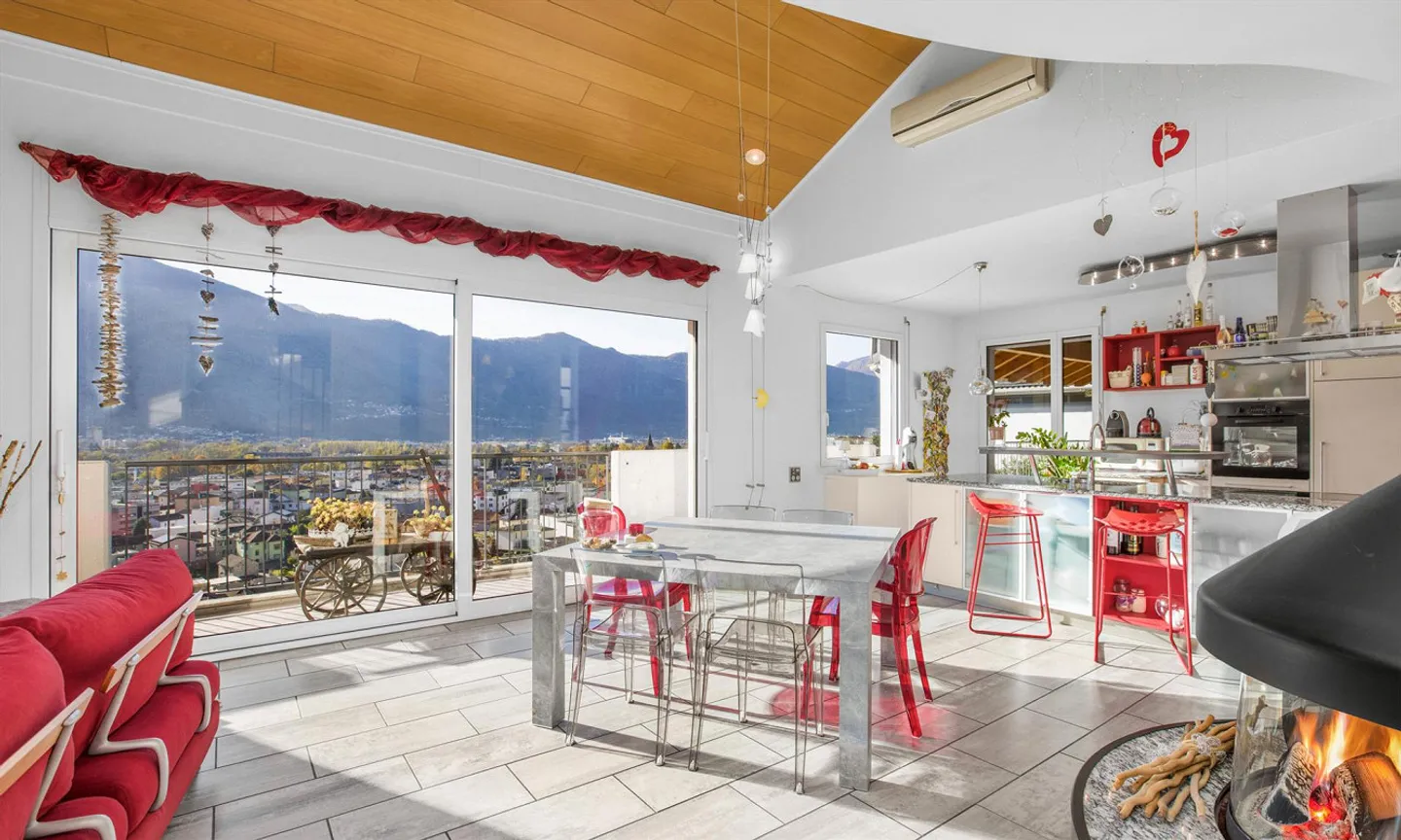 Maison charmante avec 6,5 pièces et vue sur Bellinzone - Photo 1 sur 9