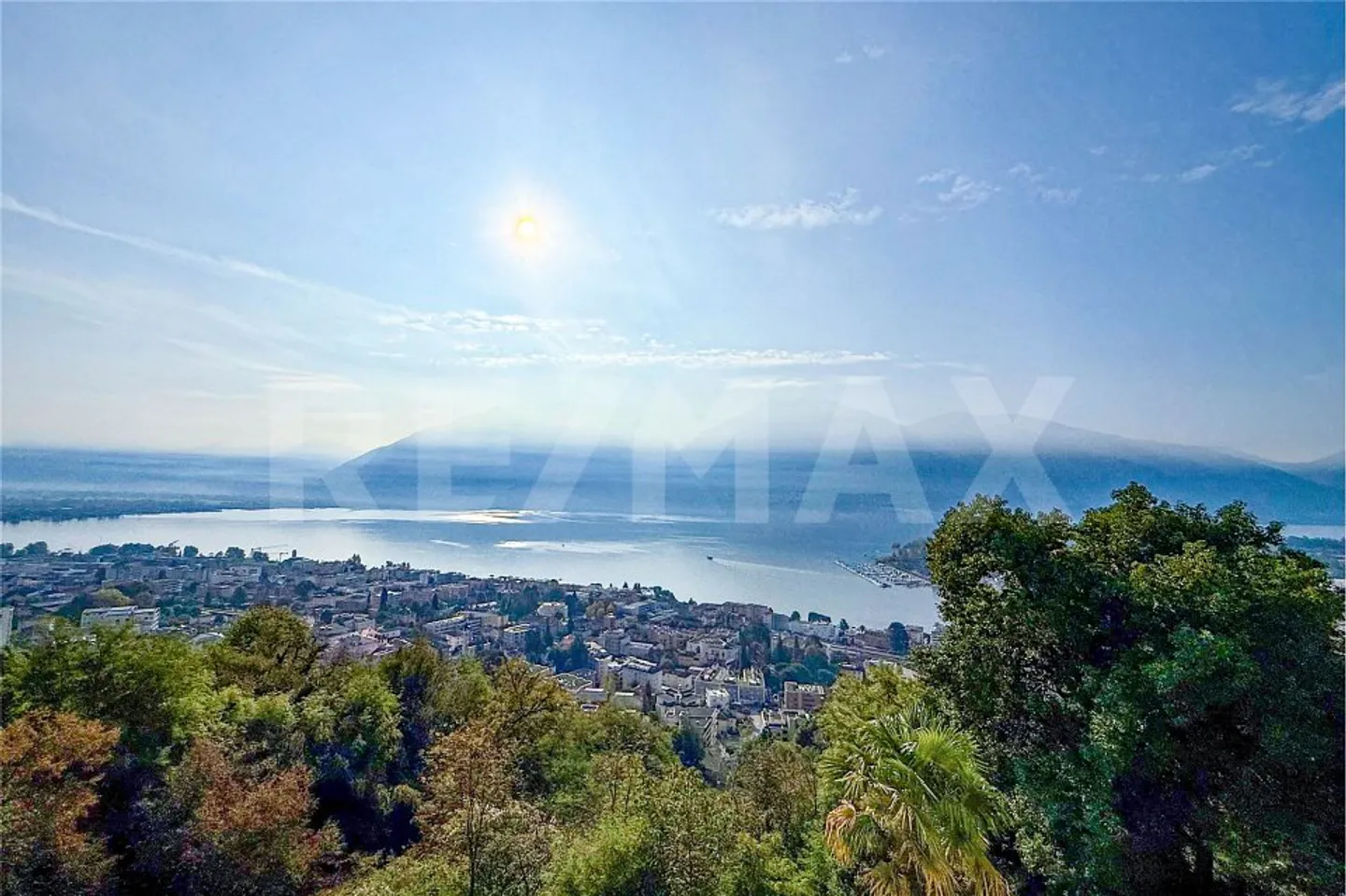 Appartamento 2.5 locali con vista mozzafiato sul lago - Foto 1 di 4
