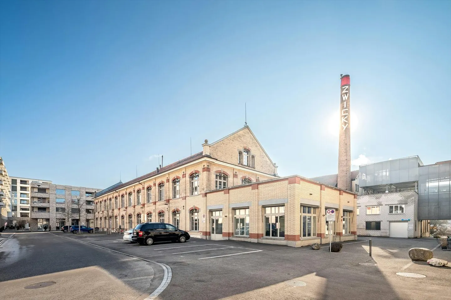 Il tuo nuovo spazio ufficio/commerciale nell'area storica di Zwicky - Foto 1 di 4