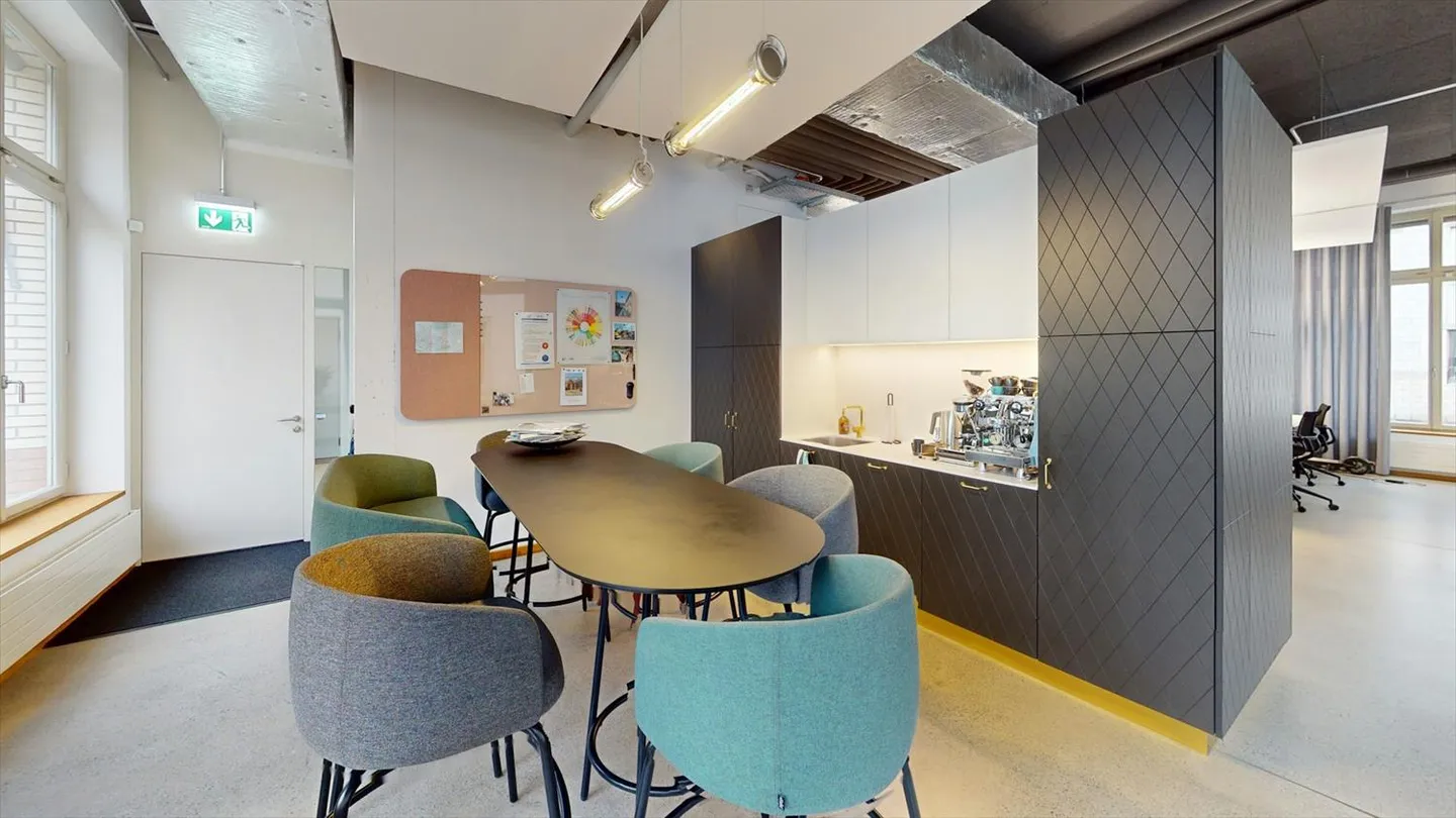 Il tuo nuovo spazio ufficio/commerciale nell'area storica di Zwicky - Foto 2 di 4
