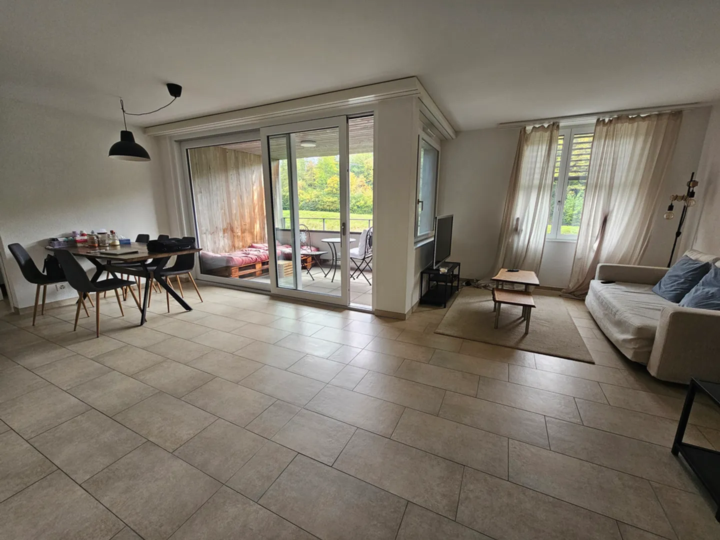 Family apartment with 3.5 rooms on the 2nd floor - Photo 3 of 9
