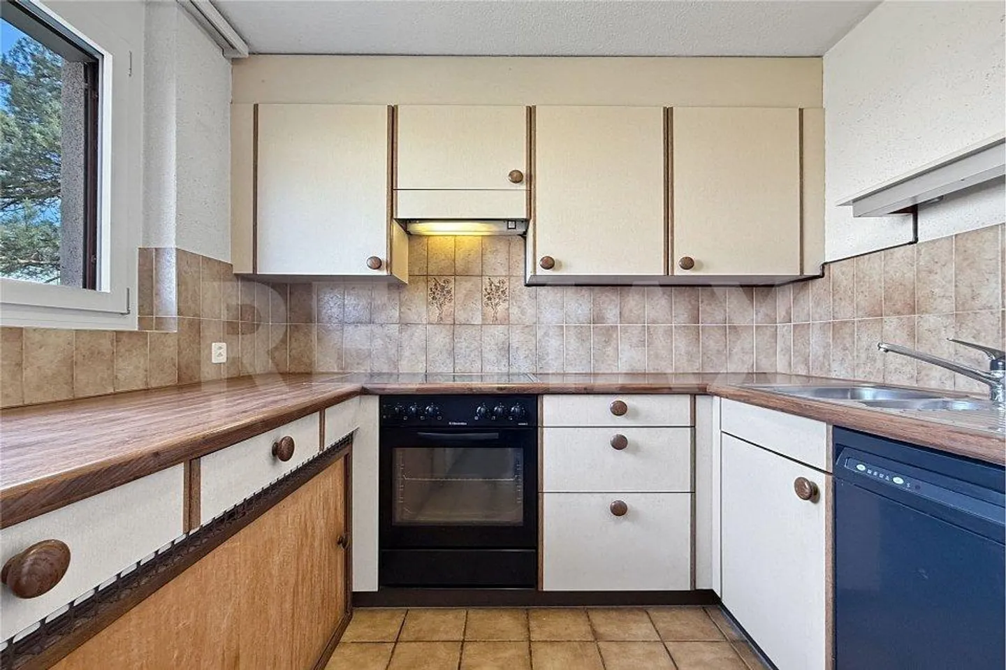 Appartamento 3½ locali soleggiato con molto potenziale - Foto 4 di 10